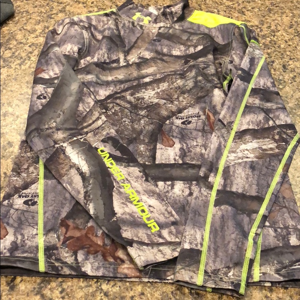 EUC Under Amour compression shirt